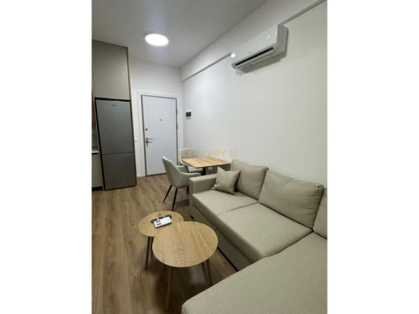Tirane, jepet me qera apartament 1+1 Kati 2, 350 m² 350 € 