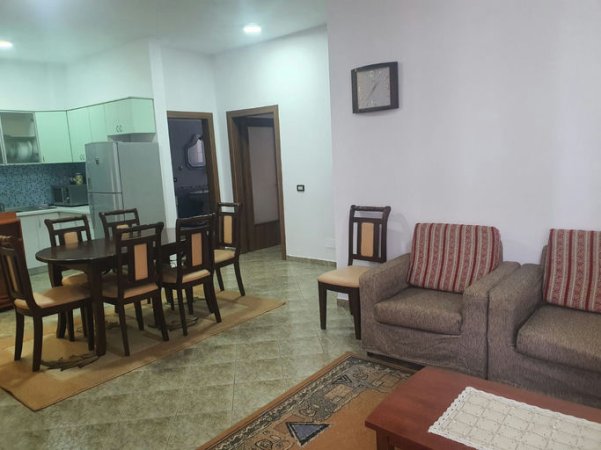 Tirane, jepet me qera 3+1+Ballkon Kati 3, 670 € (Rruga&#039;&#039;JOSIF RELA)