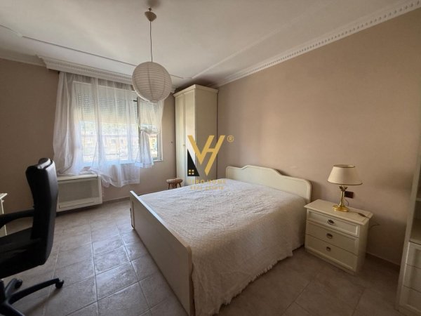 Tirane, jepet me qera apartament 2+1+Ballkon Kati 5, 125 m² 800 € (BLLOK)