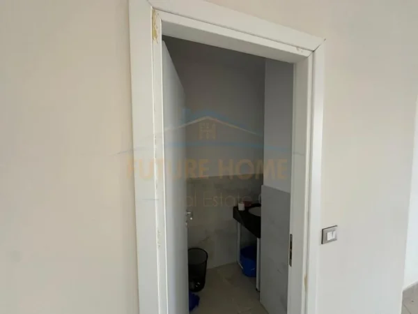 Tirane, jepet me qera ambjent biznesi Kati 0, 52 m² 500 € (Rr. Dervish Hekali, prane shkolles se Kuqe)