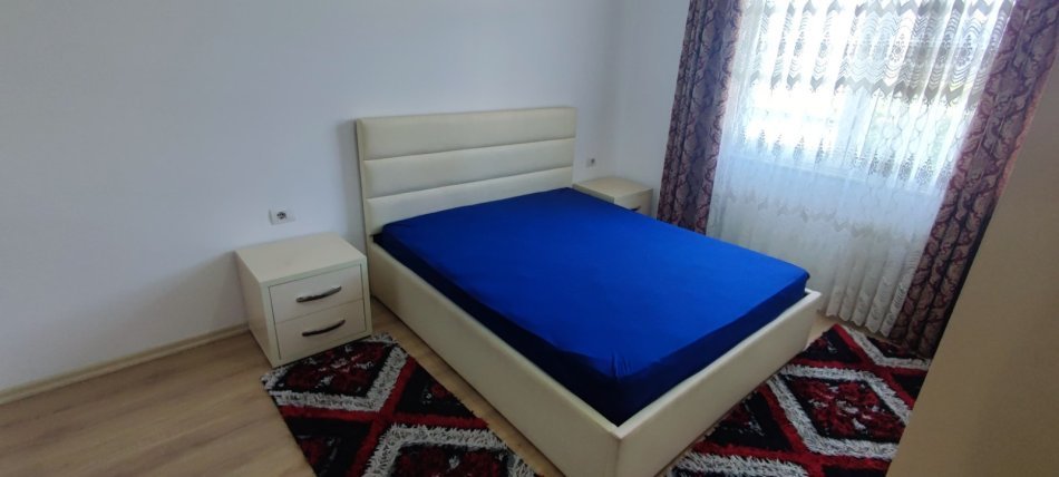 Tirane, jepet me qera apartament 3+1+Aneks+Ballkon Kati 3, 145 m² 750 € (Kinostudio)