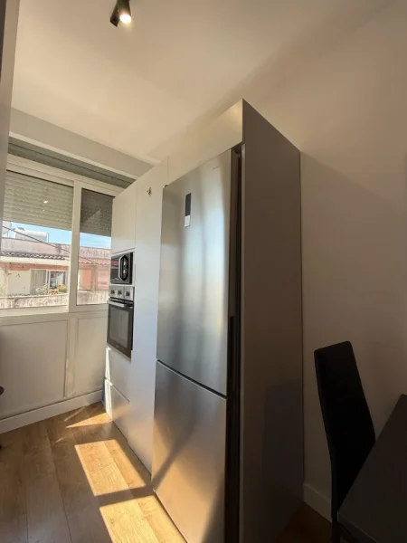 Tirane, jepet me qera apartament 1+1+Ballkon Kati 11, 70 m² 700 € 