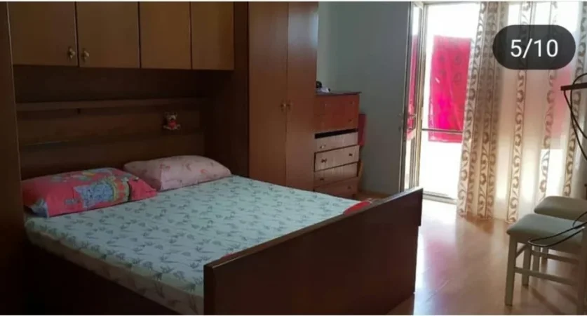 Tirane, jepet me qera apartament 2+1+Ballkon Kati 5, 92 m² 480 € (Rruga ''Kavajes")