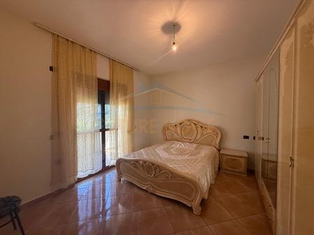 Tirane, jepet me qera apartament 2+1+Ballkon Kati 2, 100 m² 350 € (rruga Dalip Topi)