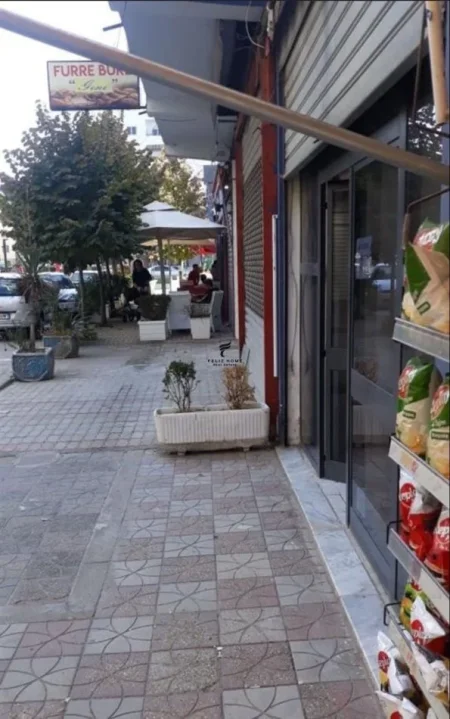 Tirane, jepet me qera dyqan Kati 0, 40 m² 700 € (RRUGA BARDHYL)