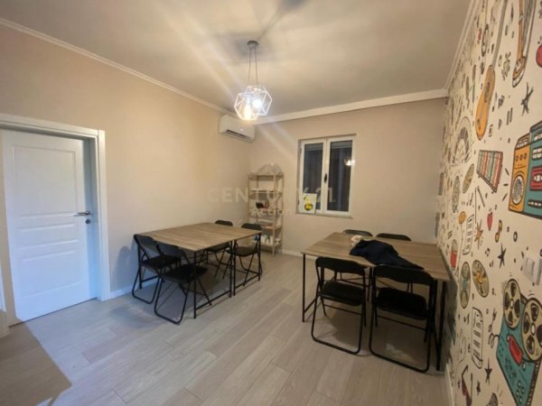 Tirane, jepet me qera zyre Kati 2, 92 m² 800 € (21 Dhjetori)