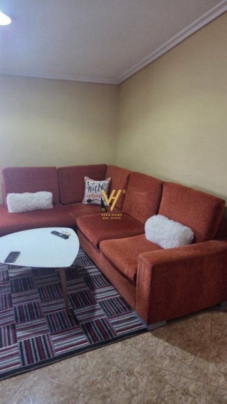 Tirane, jepet me qera apartament 2+1+Ballkon Kati 6, 110 m² 450 € (XHAMIA E TABAKEVE)