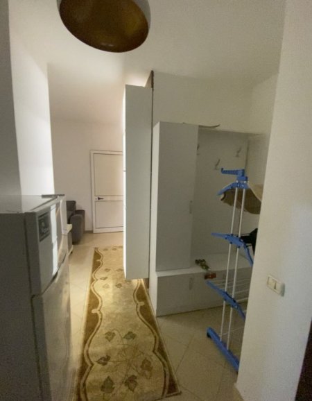 Tirane, jepet me qera apartament 1+1+Ballkon Kati 4, 55 m² 400 € 