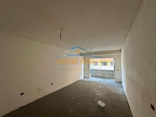 Tirane, shitet apartament 2+1+Ballkon Kati 7, 93 m² 93.080 € (Demollari 2, Kamez)