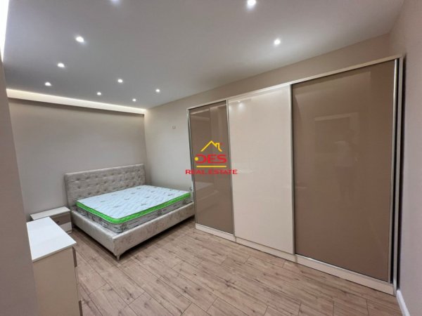 Vlore, jepet me qera apartament 1+1+Ballkon Kati 3, 60 m² 500 € (Rruga Dhimitër Konomi)