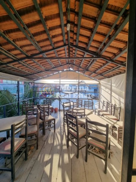 Tirane, jepet me qera bar-kafe Kati 2, 48 m² 400 € (Unaza e Re)