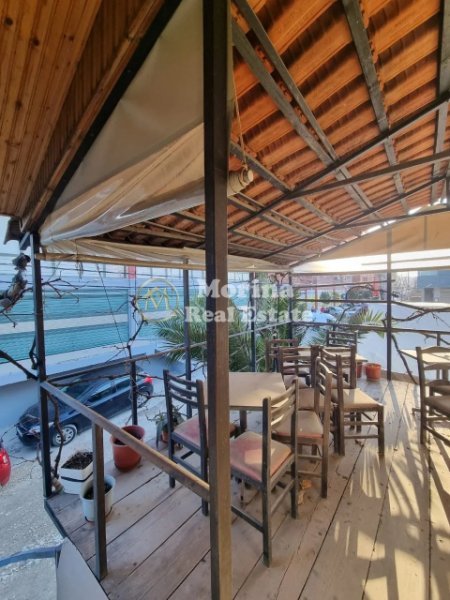 Tirane, jepet me qera bar-kafe Kati 2, 48 m² 400 € (Unaza e Re)