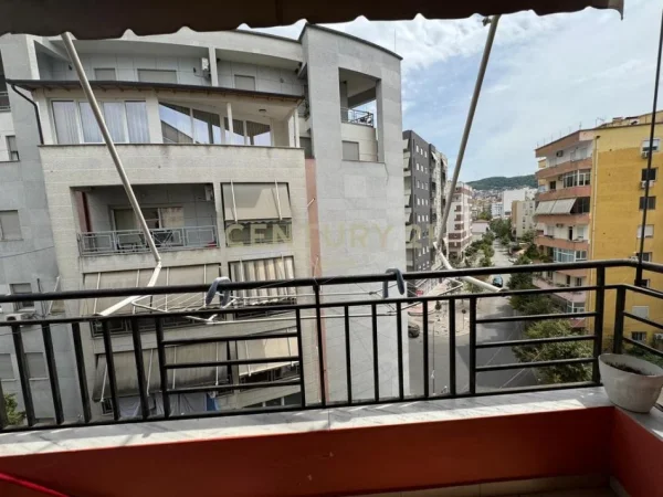 Tirane, jepet me qera apartament 2+1 Kati 5, 99 m² 1.200 € 