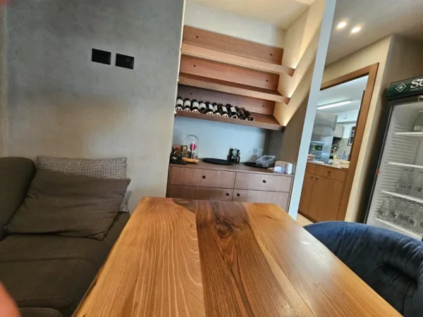 Tirane, jepet me qera bar-resorant Kati 0, 110 m² 1700 € (Kodra e Diellit)