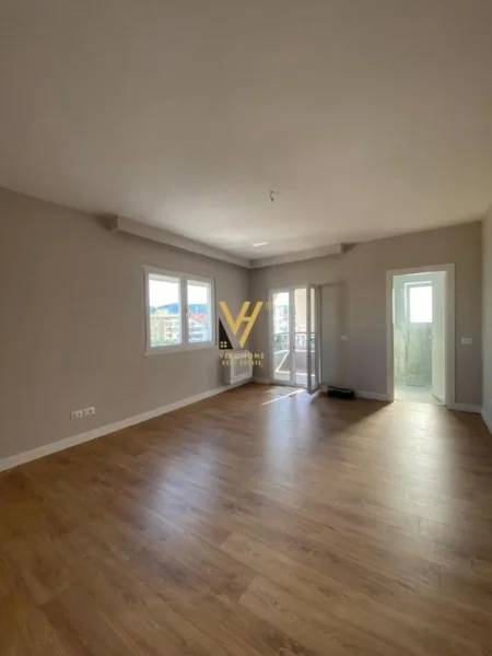 Tirane, jepet me qera zyre Kati 7, 130 m² 2.000 € (BLLOK)