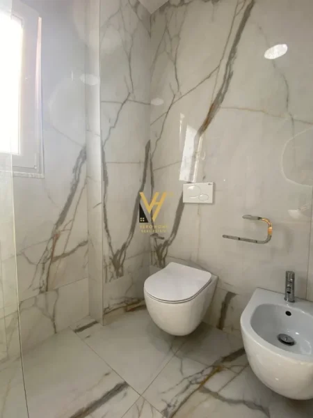 Tirane, jepet me qera zyre Kati 7, 130 m² 2.000 € (BLLOK)