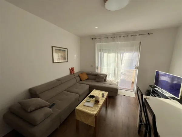 Tirane, shitet apartament 2+1 Kati 3, 81 m² 155.000 € (BULEVARDI BAJRAM CURRI, PRANE ECO MARKET)