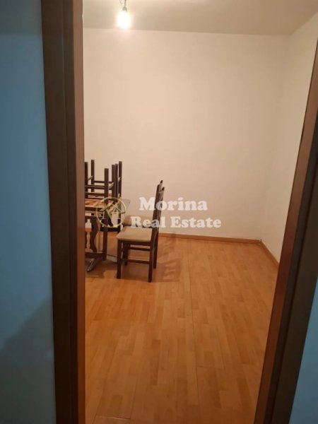 Tirane, jepet me qera apartament 2+1 Kati 2, 100 m² 600 € (Kristal Center)