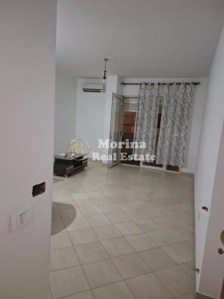 Tirane, jepet me qera apartament 2+1 Kati 2, 100 m² 600 € (Kristal Center)