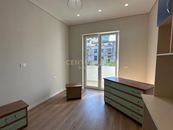 Tirane, jepet me qera apartament 2+1 Kati 2, 77 m² 550 € 