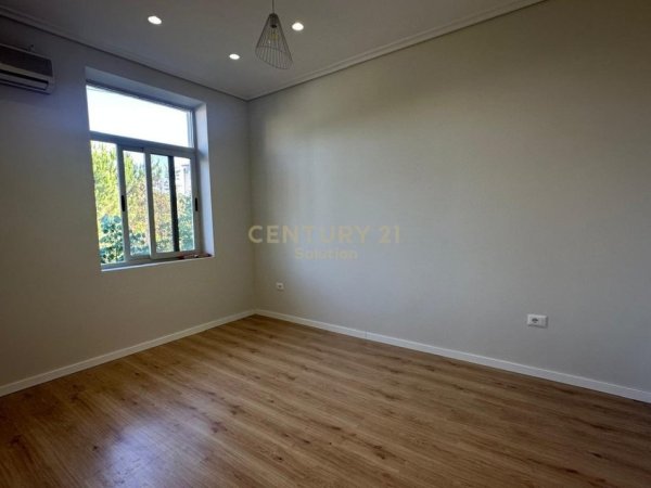 Tirane, jepet me qera apartament 2+1 Kati 2, 77 m² 550 € 