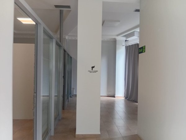 Tirane, jepet me qera dyqan Kati 0, 70 m² 900 € (RRUGA E ELBASANIT)