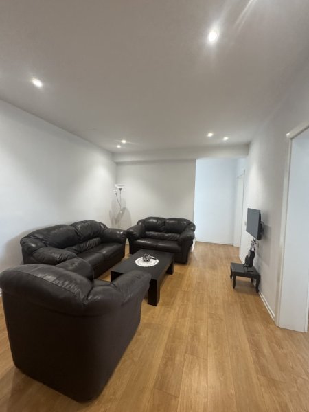 Tirane, jepet me qera apartament duplex 2+1 Kati 4, 100 m² 400 € (Nela ne Yzberisht)