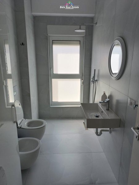 Tirane, jepet me qera apartament 2+1+Ballkon Kati 7, 75 m² 450 € (Ali Demi, Kompleksi Kaimi)