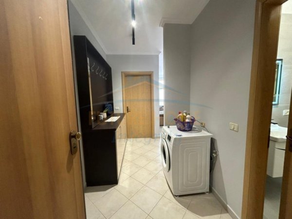 Tirane, jepet me qera apartament 1+1 Kati 3, 57 m² 500 € (Selite)
