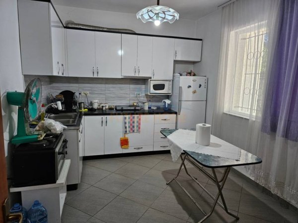 Tirane, jepet me qera shtepi 2+1 Kati 0, 1.200 € 