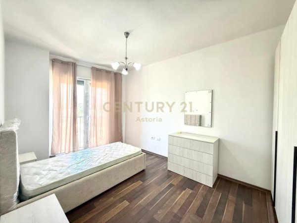 Tirane, jepet me qera apartament 2+1 Kati 3, 87 m² 550 € 