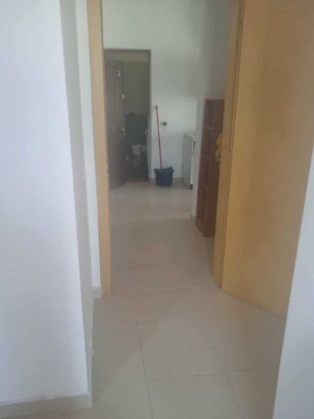 Tirane, jepet me qera apartament 1+1+Ballkon Kati 6, 85 m² 280 € (Prane Thesarit te shtetit)