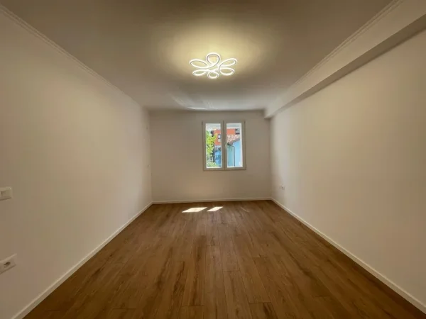 Tirane, shes apartament 1+1 Kati 3, 42 m² 135.000 € 
