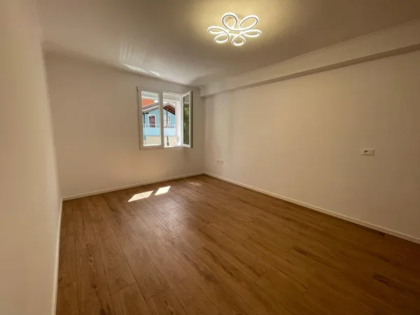 Tirane, shes apartament 1+1 Kati 3, 42 m² 135.000 € 