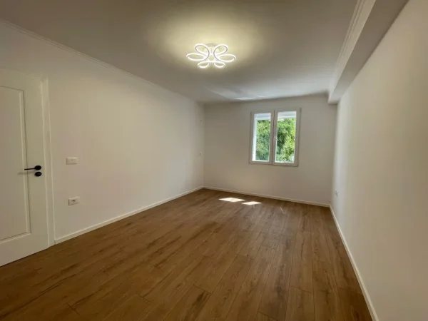 Tirane, shes apartament 1+1 Kati 3, 42 m² 135.000 € 