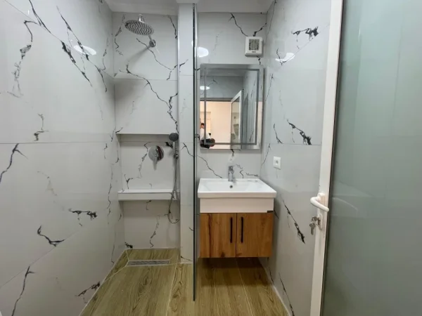Tirane, shes apartament 1+1 Kati 3, 42 m² 135.000 € 