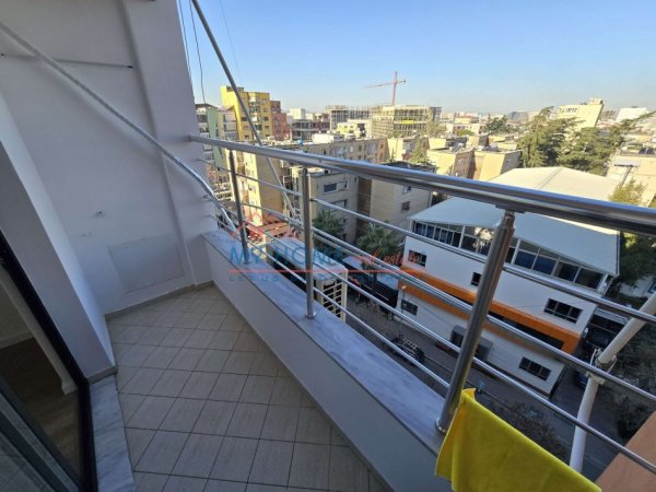 Tirane, shitet apartament 2+1+Ballkon Kati 6, 84 m² 215.000 € (21 Dhjetori)