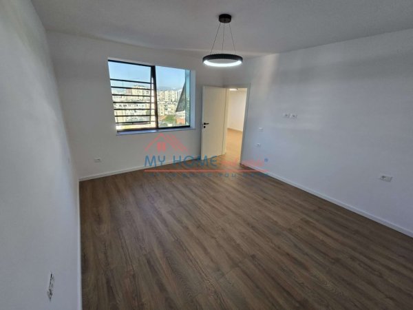 Tirane, shitet apartament 2+1+Ballkon Kati 6, 84 m² 215.000 € (21 Dhjetori)
