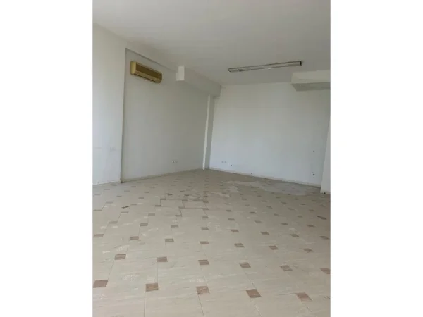 Tirane, shitet ambjent biznesi Kati 1, 240 m² 500.000 € 