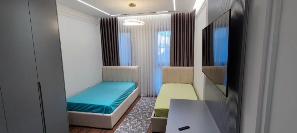 Tirane, jepet me qera apartament 2+1+Ballkon Kati 4, 114 m² 900 € (Myslym Shyri)