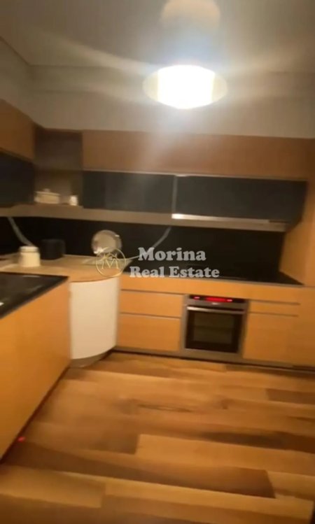 Tirane, jepet me qera apartament 2+1 Kati 2, 80 m² 800 € (Shkolla e Kuqe)