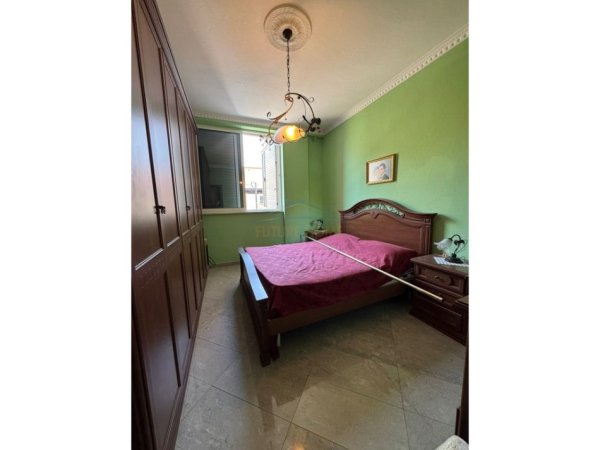 0683487469 Tirane, jepet me qera apartament 2+1 Kati 2, 107 m² 750 € (Rruga Qemal Stafa , Prane Shkolles Kuqe)