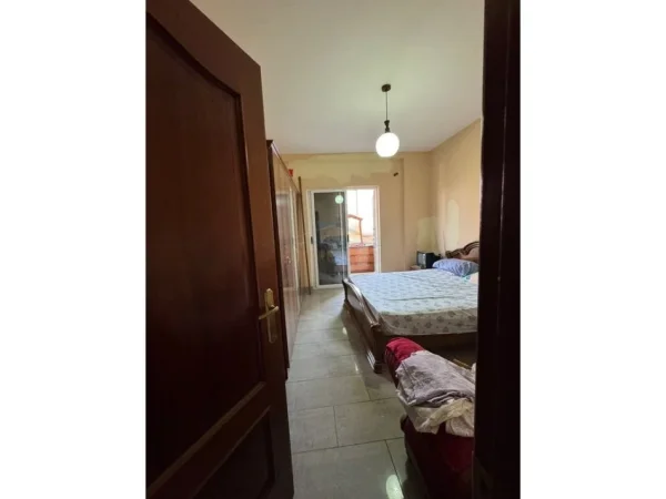 0683487469 Tirane, jepet me qera apartament 2+1 Kati 2, 107 m² 750 € (Rruga Qemal Stafa , Prane Shkolles Kuqe)