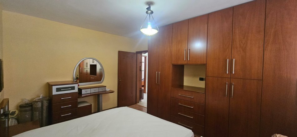 Tirane, jepet me qera apartament 2+1 Kati 2, 80 m² 650 € (Rruga Ali Demi)