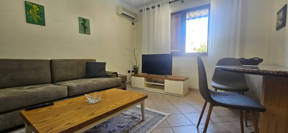 Tirane, jepet me qera apartament 2+1 Kati 2, 80 m² 650 € (Rruga Ali Demi)