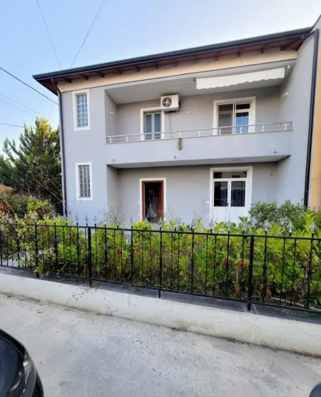 Kavaje, shitet Vile 3+1+Aneks+Ballkon Kati 2, 193 m² 1 € (Kavaje,Shetitorja" Taulantia")