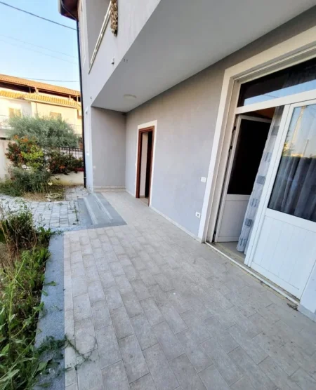 Kavaje, shitet Vile 3+1+Aneks+Ballkon Kati 2, 193 m² 1 € (Kavaje,Shetitorja" Taulantia")