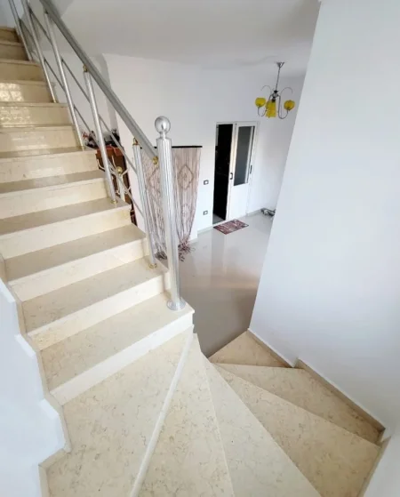 Kavaje, shitet Vile 3+1+Aneks+Ballkon Kati 2, 193 m² 1 € (Kavaje,Shetitorja" Taulantia")