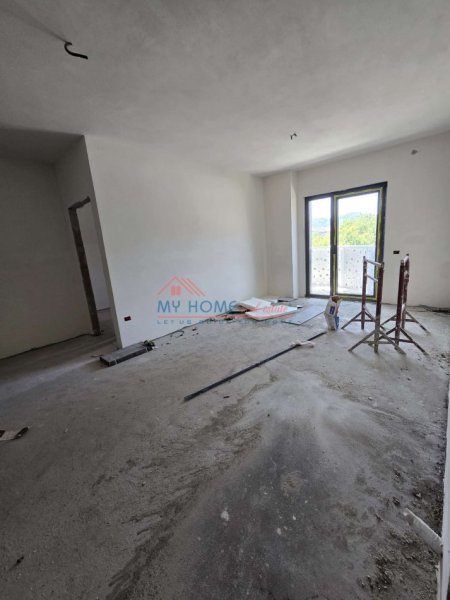 Tirane, shitet apartament 2+1+Ballkon Kati 2, 105 m² 252.000 € (Bulevardi Gjergje Fishta)