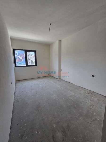 Tirane, shitet apartament 2+1+Ballkon Kati 2, 105 m² 252.000 € (Bulevardi Gjergje Fishta)